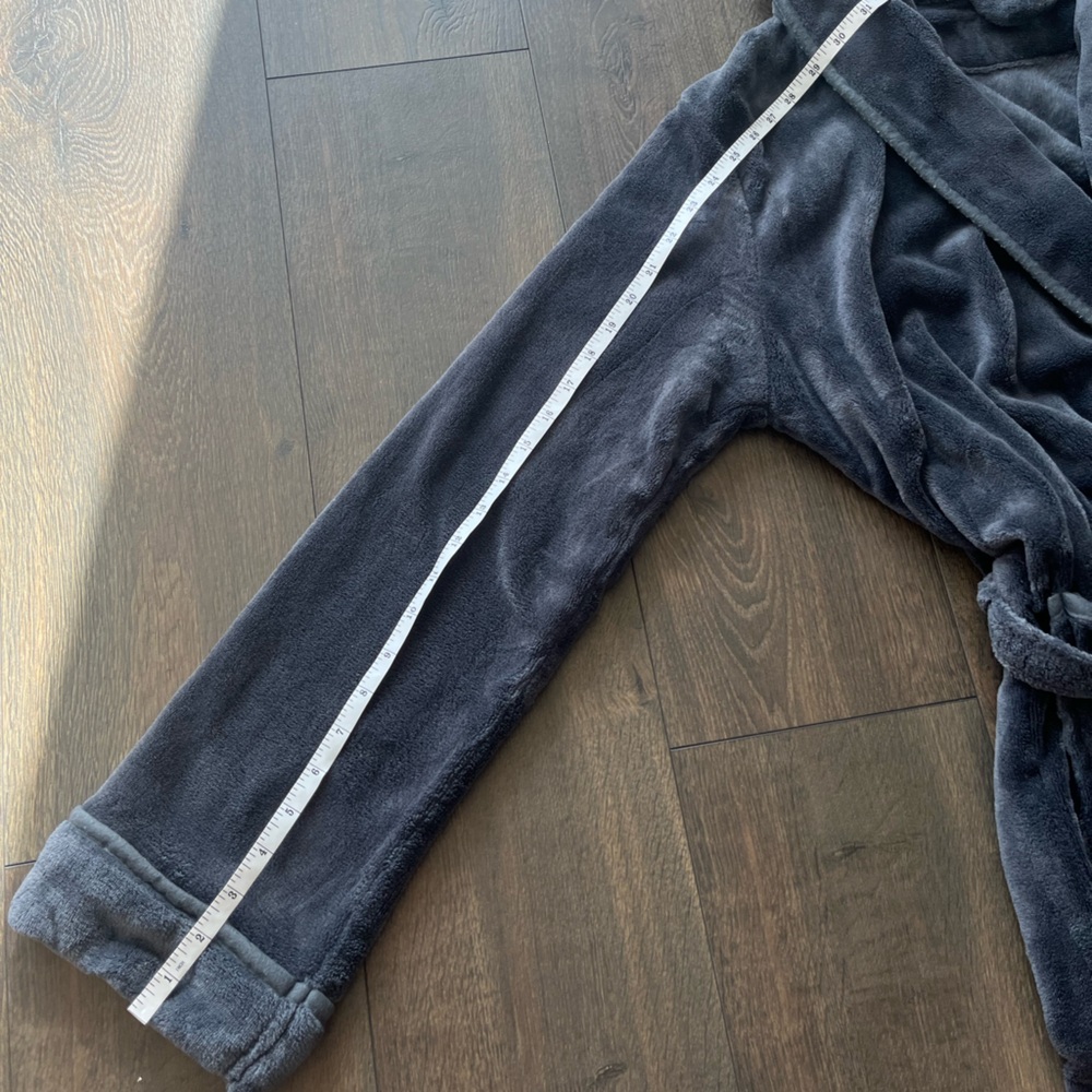 NWOT NY Threads Plush Robe - Picture 9 of 11